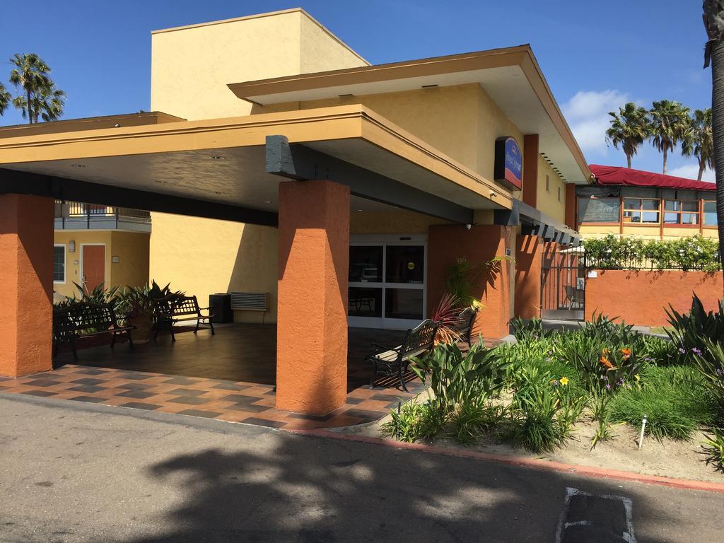 Howard Johnson By Wyndham San Diego Sea World Exterior photo