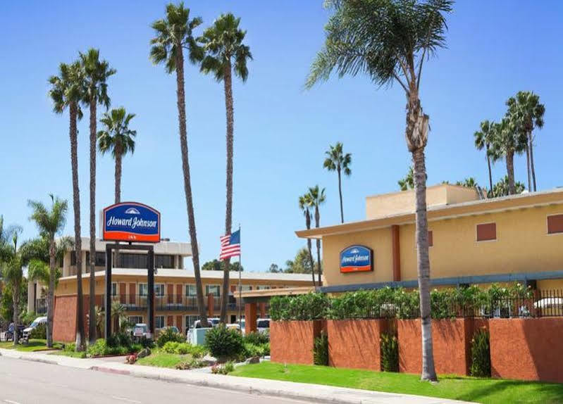 Howard Johnson By Wyndham San Diego Sea World Exterior photo